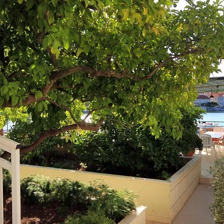 By The Sea Lumbarda, Korcula - 9173 *