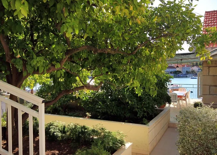 By The Sea Lumbarda, Korcula - 9173 *